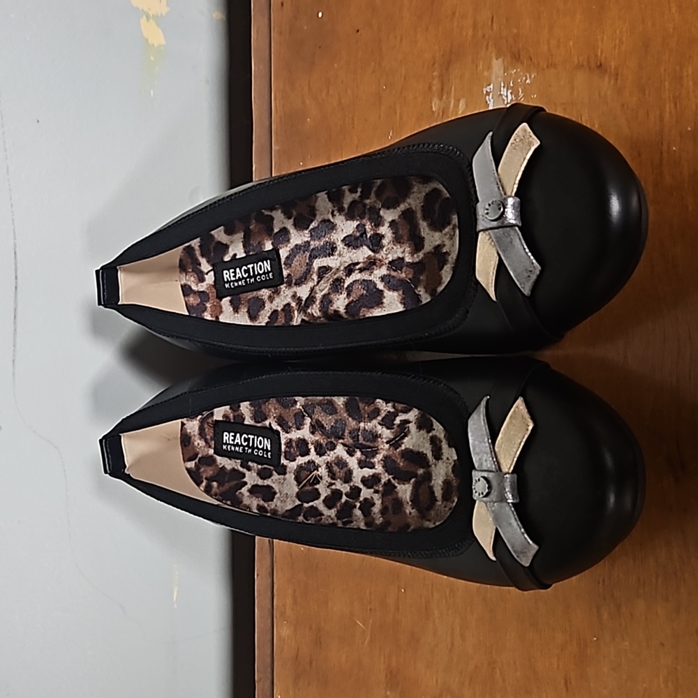 Kenneth Cole Reaction ballet flats size 5